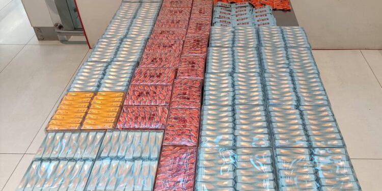 Contrabandă cu ceai turcesc: Un cetățean Chinez, documentat pe Aeroportul din Chișinău