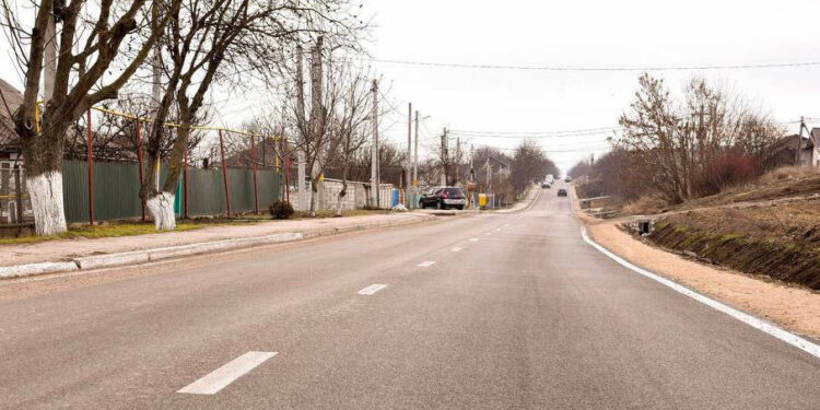 „Au făcut drumuri, lumini, „Orheiland” – totul pentru oameni”. Încă un proiect important a fost finalizat în sectorul Lupoaia din Orhei: Strada Stejarilor, dată în exploatare după reparație capitală | VIDEO