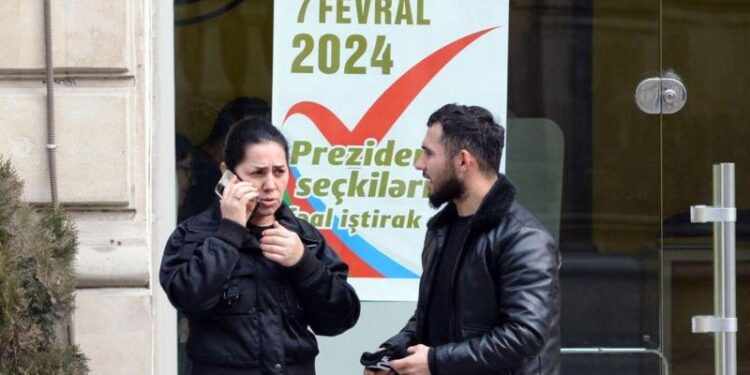 В Азербайджане проходят очередные внеочередные выборы