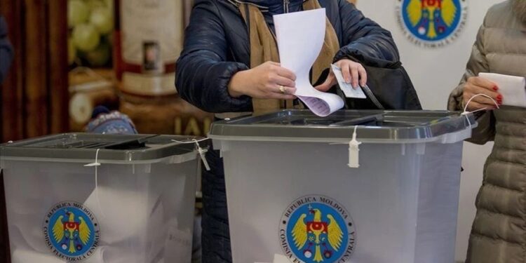 Выход из СНГ, утрата нейтралитета и втягивание Молдовы в конфликт с Россией: чем опасен референдум, который так хочется Майе Санду