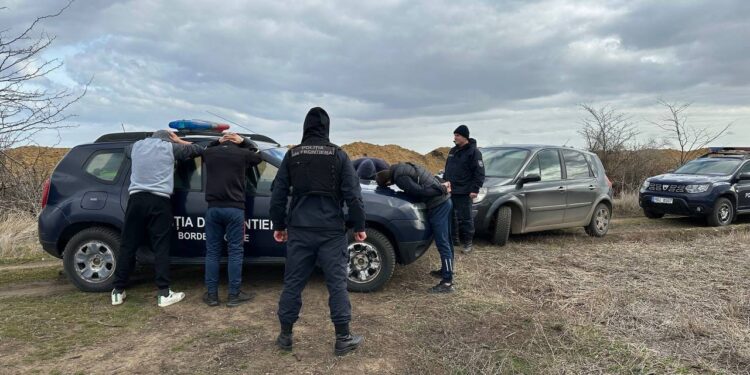 Трое жителей Басарабяски задержаны за переправку в Молдову гражданина Украины