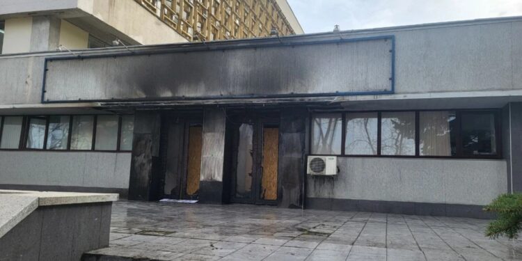 Задержан мужчина, которого подозревают в поджоге информационного центра НАТО