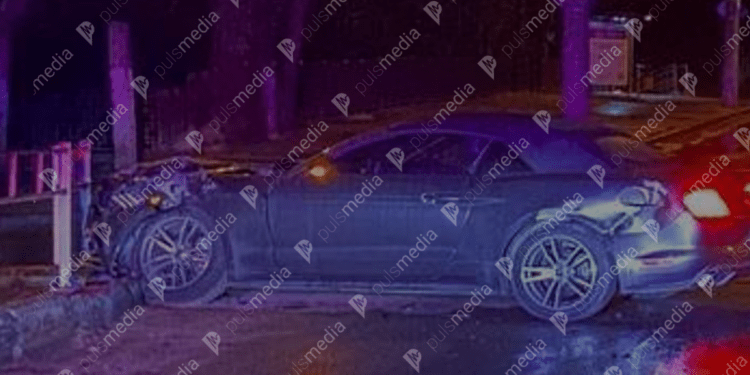 Un bolid de lux grav avariat de un automobil al Poliției în Chișinău