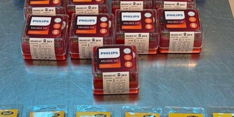 Venea din Istanbul cu bagajul plin cu becuri pentru mașini: O străină a rămas fără bunuri la Aeroport