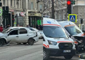 Accident cu implicarea unei ambulanțe, sub ferestrele Ministerului Afacerilor Interne. Altele două au venit la fața locului