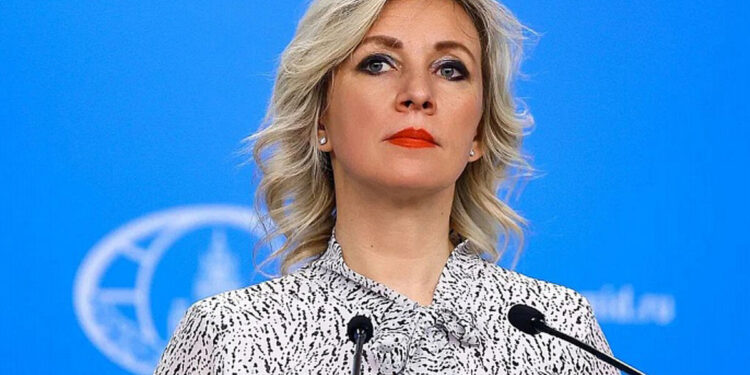 Захарова — Попшою: В СНГ, по сравнению с ЕС и НАТО, никто никому ничего не навязывает