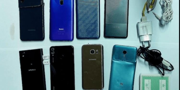 Percheziții în trei penitenciare din țară: Telefoane mobile, hașiș și pastile Subutex, depistate în celulele deținuților