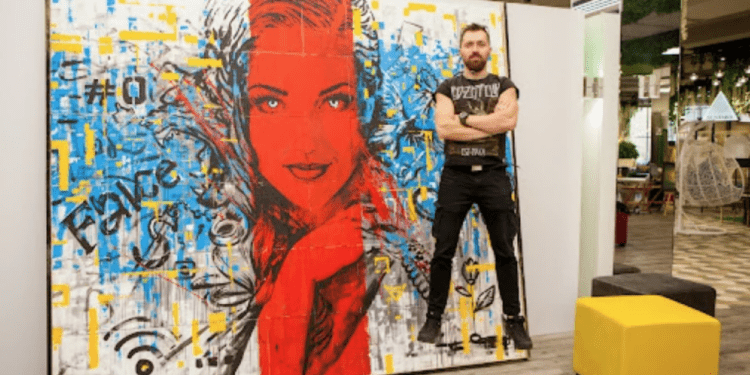 Молдавский художник написал самую большую модульную картину в Европе