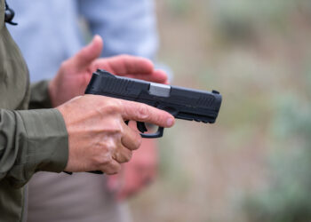 Список запрещенного огнестрельного оружия и боеприпасов расширят