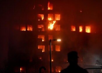 „Scene apocaliptice”. Martorii descriu tragedia din Valencia. Printre cei dispăruți în incendiu, o familie cu doi copii mici