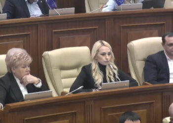 Echipa lui Ilan Șor a revenit zgomotos în Parlament