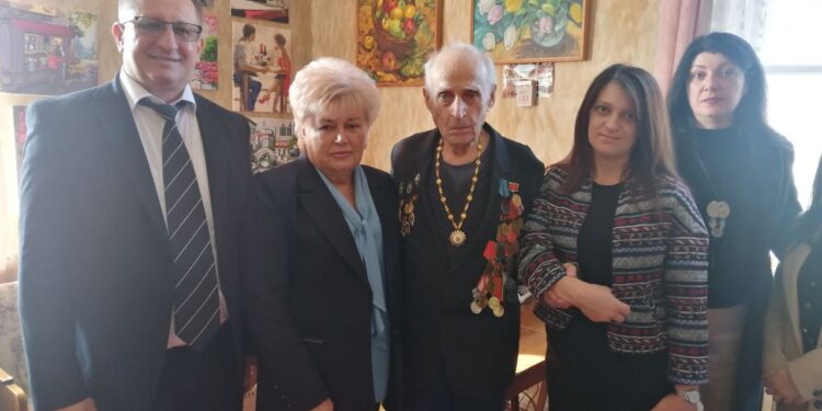 Партия «ШОР» продолжает традицию чествования ветеранов ВОВ: героев поздравили 23 февраля