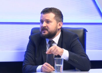 Dragoș Galbur către Spînu: Dacă toți cei care ating întrebarea licitației de la AIC sunt finanțați de Șor, de ce-și dau demisia cei angajați de voi