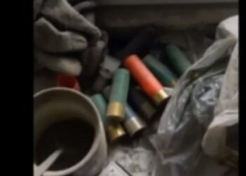 Percheziții la Briceni. Arme și muniții, ridicate de la patru bărbați