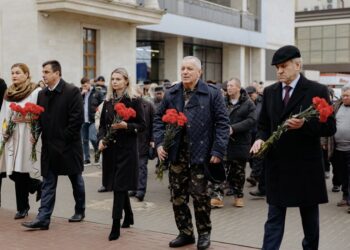 Marș de consemnare a eroismului ostașilor și depunere de flori: La Orhei a fost exprimată recunoștință soldaților moldoveni participanți la războiul din Afganistan | VIDEO