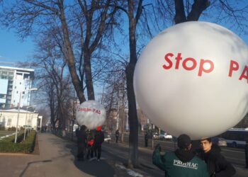 LIVE TEXT: Astăzi va avea loc protestul împotriva PAS, anunțat de Partidul „Renaștere”. Chiar dacă poliția încearcă să oprească oamenii din drum, aceștia se adună în centrul capitalei