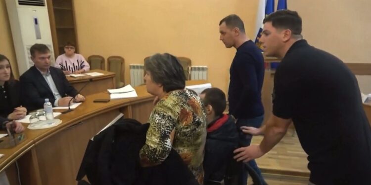 Analist politic de la București, despre scandalul de la CMC. „Spectacolul grotesc. Într-un conflict guvernare-primar general, persoanele cu dizabilități au ajuns carne de tun”