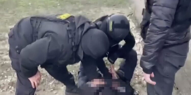 Avocat șantajat cu 9.000 EUR de deținutul căruia i-a facilitat eliberarea din închisoare, cu aproape 1000 de zile mai devreme