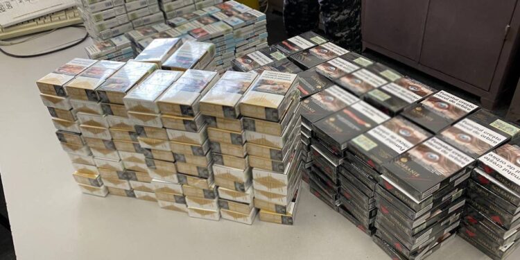 Un moldovean și-a ticsit mașina cu țigări de contrabandă și s-a pornit în România. A ajuns numai până la frontieră