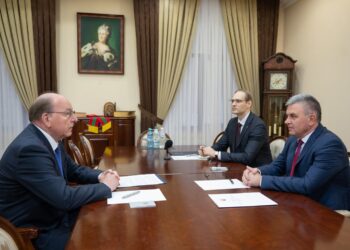 Красносельский обсудил с Васнецовым евроинтеграцию Молдовы и обращение местных депутатов к России