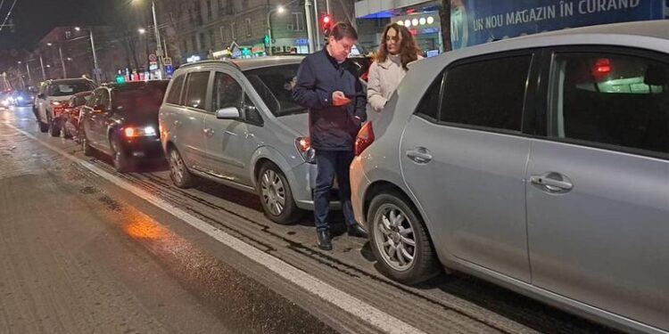 Accident în centrul capitalei: Cinci mașini s-au tamponat pe bd. Ștefan cel Mare