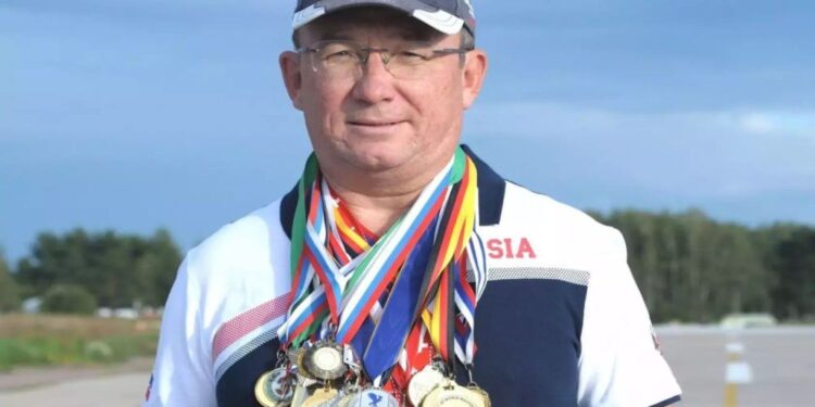 Умер вице-президент ЛУКОЙЛа и чемпион по авиамодельному спорту Робертус