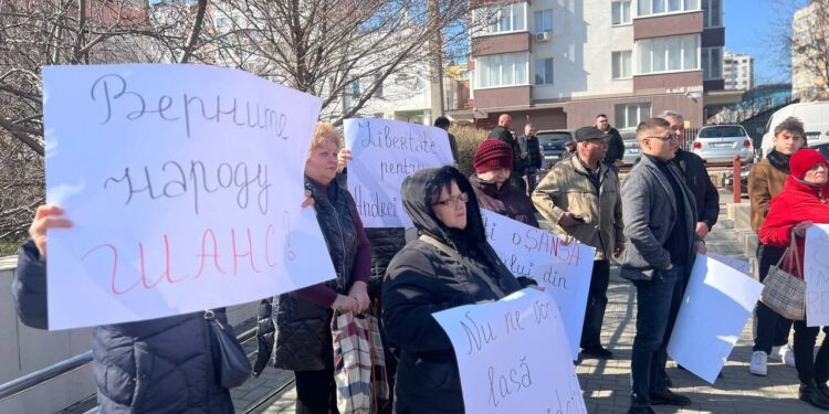 Partidul “ȘANSĂ” a organizat un miting în susținerea lui Andrei Galațchi