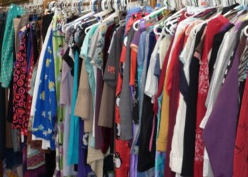 Страны ЕС призывают запретить экспорт использованной одежды