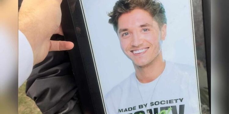 Marseli Mizerniuc, tânărul decedat în accidentul din Bali, a fost petrecut astăzi pe ultimul drum: „8 martie va fi și ziua ta”