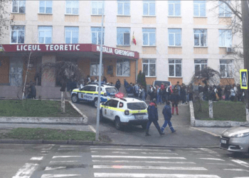 Alertă falsă cu bombă la un liceu din capitală! Poliția caută autorul apelului