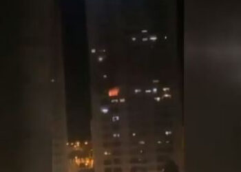 Incendiu puternic într-un bloc din Spania. Trei oameni, inclusiv un copil, au murit