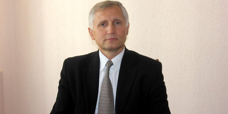 Nicolae Eșanu, după ridicarea imunității deputatului Marina Tauber: Parlamentul nu ar trebui să se oprească aici, propun ca folosirea megafonului în sala de judecata să fie catalogată drept crimă împotriva umanități