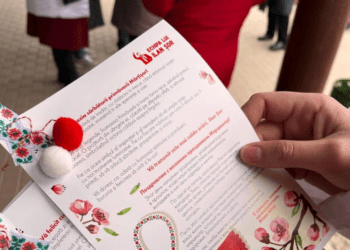 Primăvara este întâmpinată cu bucurie în Bălți, orașul și raionul Orhei: echipa lui Ilan Șor dăruiește mărțișoare și zâmbete trecătorilor