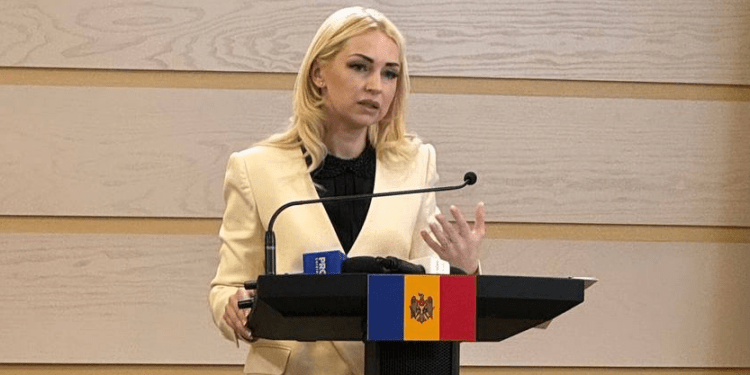 Marina Tauber despre ridicarea imunității sale: Lui Recean i-a fost teamă să prezinte raportul. Așa că l-a adus pe procurorul general în Parlament pentru a distrage atenția de la comportamentul său mizerabil