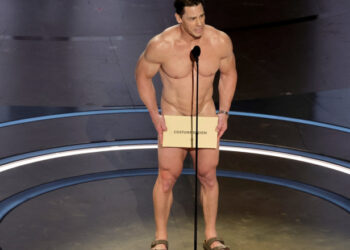 John Cena a urcat în pielea goală pe scena galei Oscar, ca să anunțe premiul pentru costume