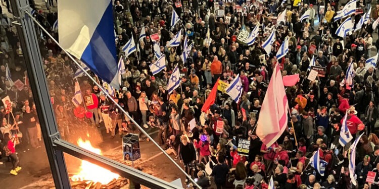 Proteste masive la Tel Aviv. Mii de oameni au ieșit în stradă împotriva guvernului Netanyahu