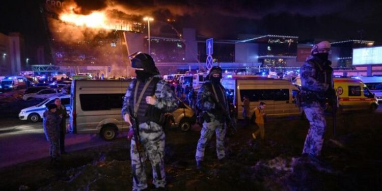 ISIS publică o filmare explicită despre care susţine că arată momentul atacului de la Moscova