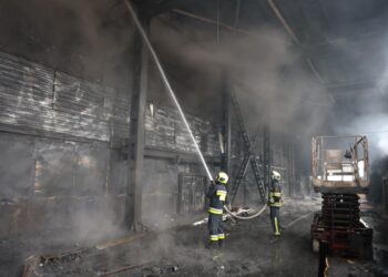 Incendiu la un depozit din capitală: A fost declanșat nivelul sporit de intervenție