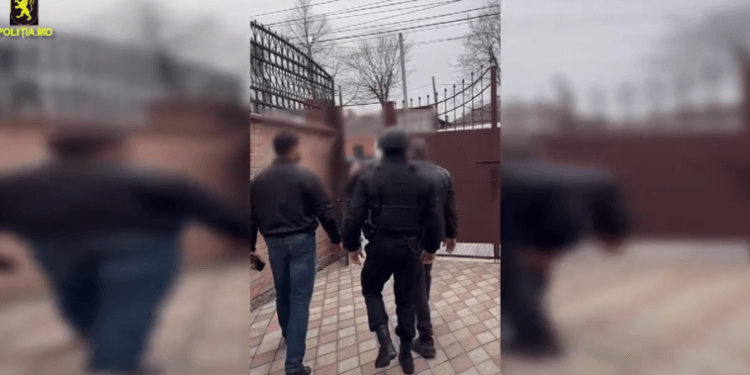 A dat la schimb un lot de pământ din capitală pentru un Mercedes. Schema pusă la cale de un bărbat de 50 de ani, reținut pentru escrocherie