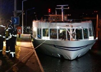 Austria: 11 persoane au fost rănite după ce o navă de croazieră bulgară s-a izbit de o ecluză pe Dunăre