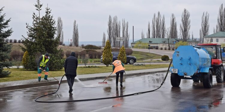 Curățenia generală de primăvară este în plină desfășurare la Orhei