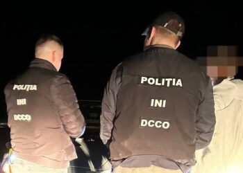 Doi minor, depistați în flagrant cu droguri la Ialoveni