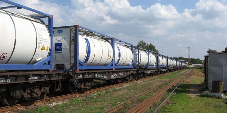«Железная дорога Молдовы» выставляет на аукцион 81 танк-контейнер