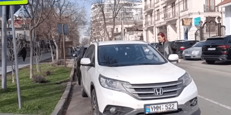 Полиция оштрафовала бывшего главу МВД Анну Ревенко за незаконную парковку