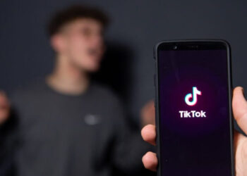 Camera Reprezentanților din SUA a votat un proiect care interzice TikTok la nivel național. Reacția companiei