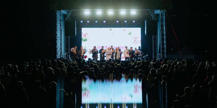 Orheiul știe cum să facă femeile fericite: Echipa lui Ilan Șor le-a oferit minunatelor doamne un concert spectaculos de 8 martie