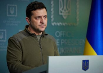 Зеленский уволил своего помощника и бывшего бизнес-партнера Сергея Шефира