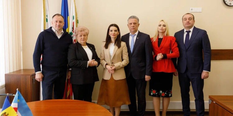 Встреча единомышленников: депутаты команды «ШОР» и Башкан Гагаузии провели встречу, чтобы обсудить насущные вопросы, в том числе, как уберечь страну от вхождения в ЕС