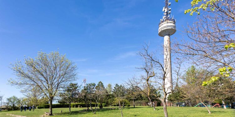 В Румынии построят 36-метровое панорамное колесо, которое будет видно из Молдовы