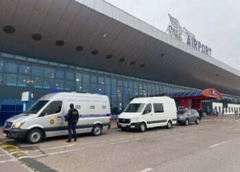 В аэропорту Кишинева проходит обыск. Что говорят в НЦБК